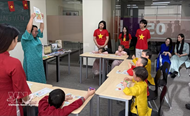 Expatriate woman helps bridge Vietnam, Canada